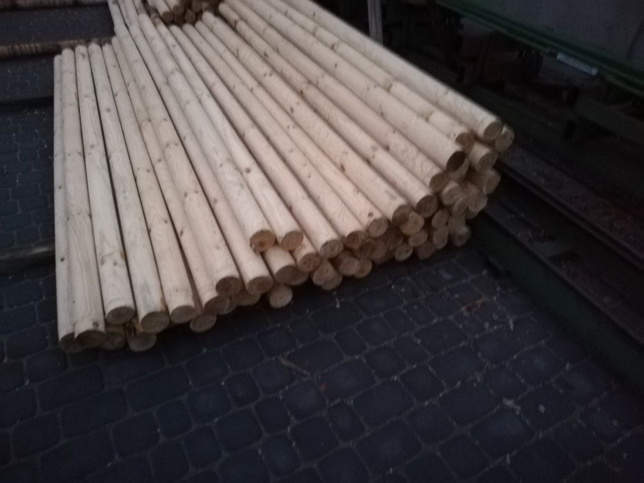 palisada toczona drewniana słupki paliki stęple