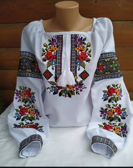 Вишиванки жіночі великий вибір