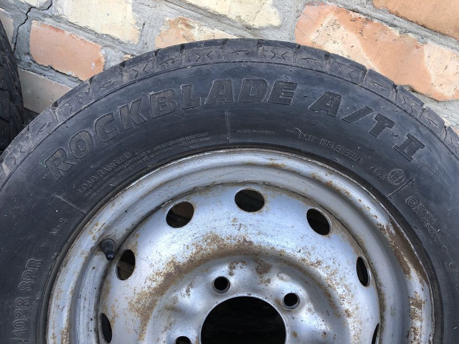 Шини автомобіль нива