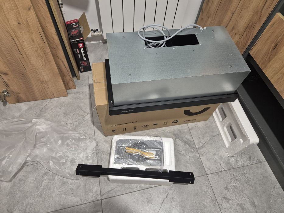 Комплект газова плита pyramida PFE 604 BL H та витяжка Pyramida TL 60 BL нове