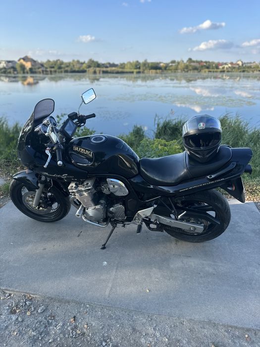 продаю мотоцикл Suzuki
