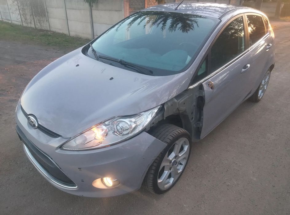 Ford Fiesta 1.6 tdci TYTANIUM Chromy 5 drzwi klimatronic