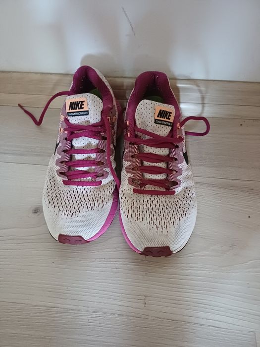 Жіночі бегові кросівки Nike Air Zoom