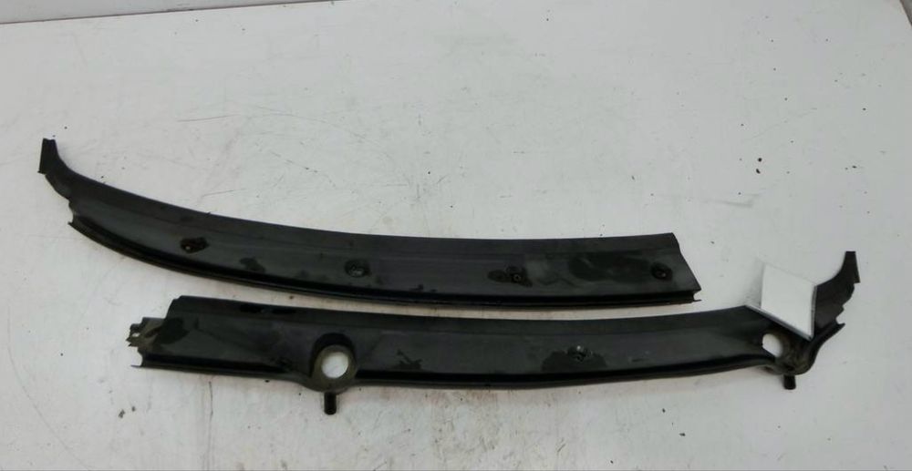 Жабо под лобовое стекло пластик Mercedes Vito 638 A6386270301