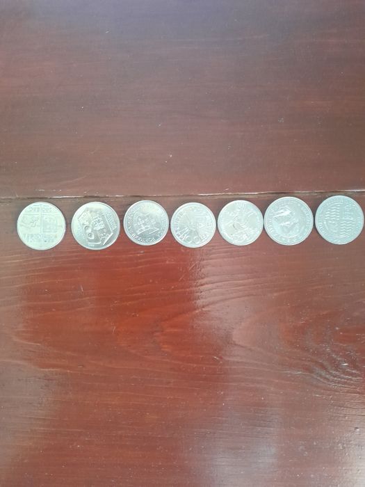 7 moedas coleção 4 200 escudos e 3 100 escudos