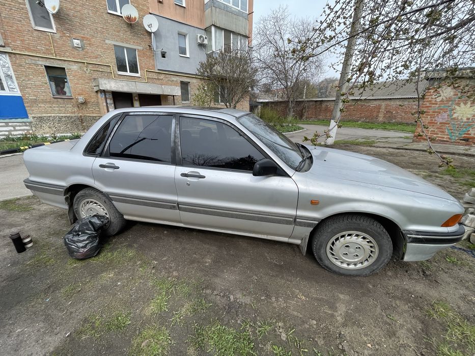 Mitsubishi Galant 6