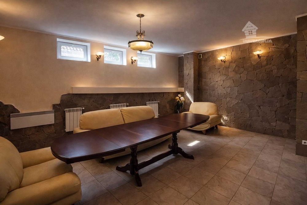 Київ.Будинок 300 кв.Сауна.Джакузі.Більяр.Генератор.Інвертор.До 12 осіб