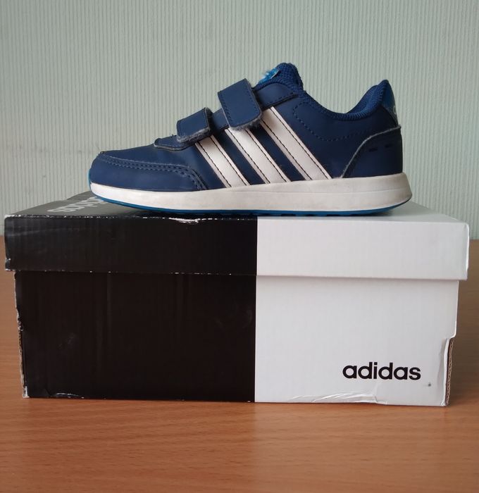Кроссовки детские Adidas, размер 28