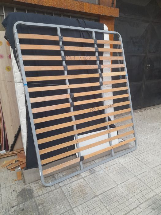 Estrados de ferro e ripas solteiro e casal