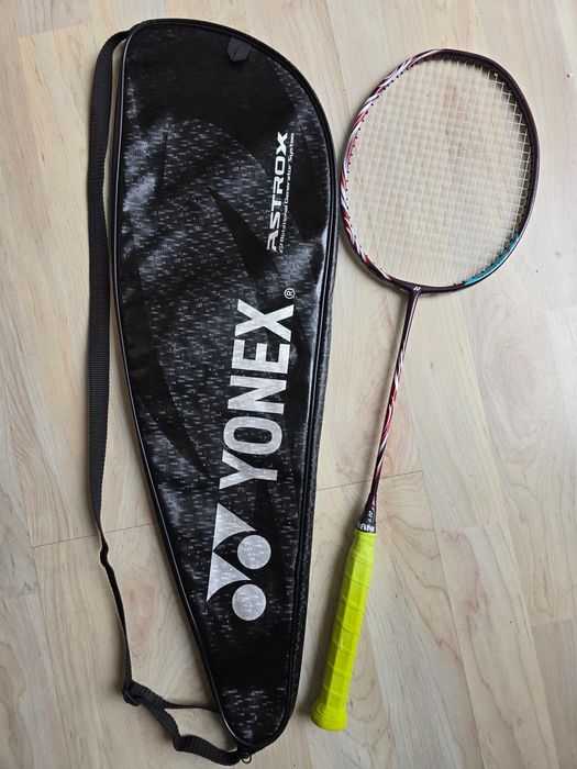 rakieta yonex astrox 100zz 3UG5