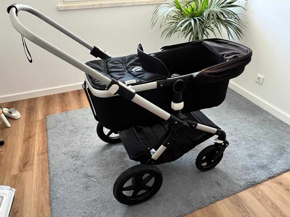 Bugaboo Fox Original com Alcofa e Assento de Passeio