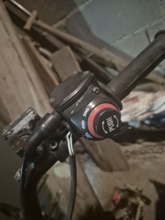 Przełącznik włącznik napędu 4x4 blokada Kymco mxu 550 700