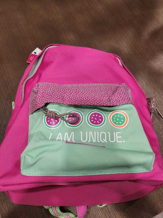 Mochila nova de menina