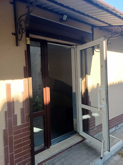 Оренда  торгового приміщення  вул .Шептицького 10а