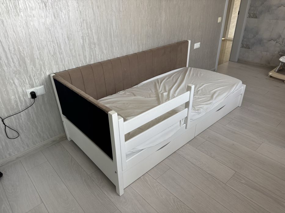 Продається дитяче ліжечко