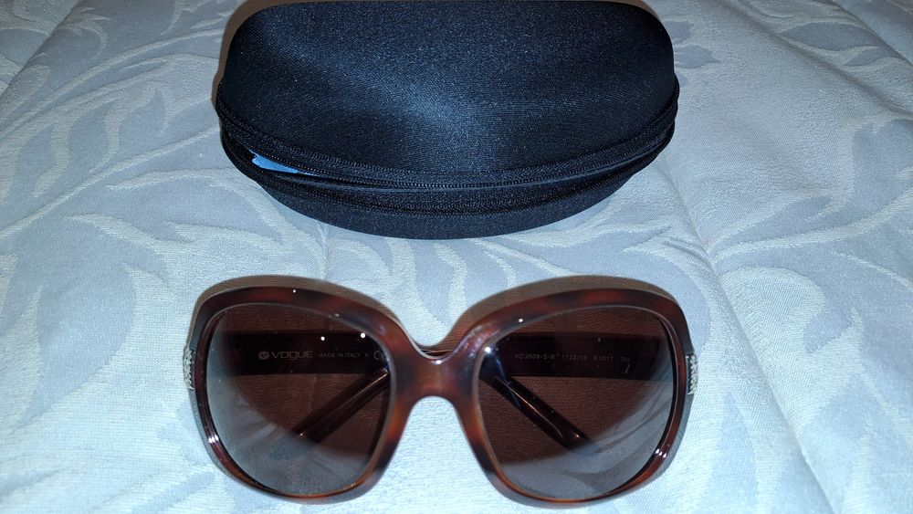 Óculos do sol da vogue