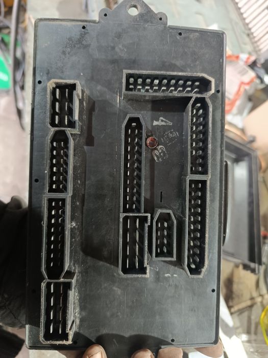 Блок предохранителей ВАЗ 21099 инжектор