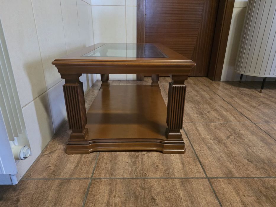 Mesa de centro de cerejeira e vidro