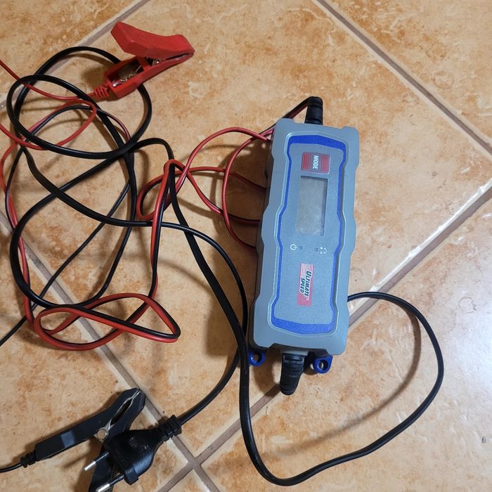 Prostownik z mikroprocesorem  4A