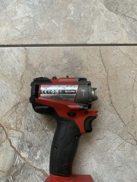 Шуруповерт Milwaukee M18 FPD 2704-20 на запчастини