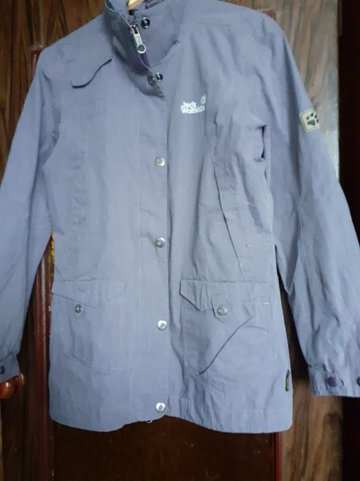 Куртка фирменная непромок.