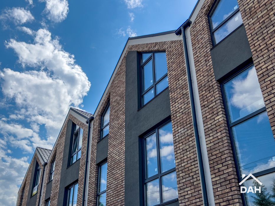 Окремий заїзд! Якісний таунхаус 140 м², асфальтована, затишна вулиця