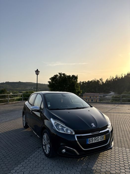 Peugeot 208 — fotografia 2