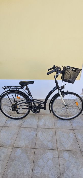 Bicicleta com cesto