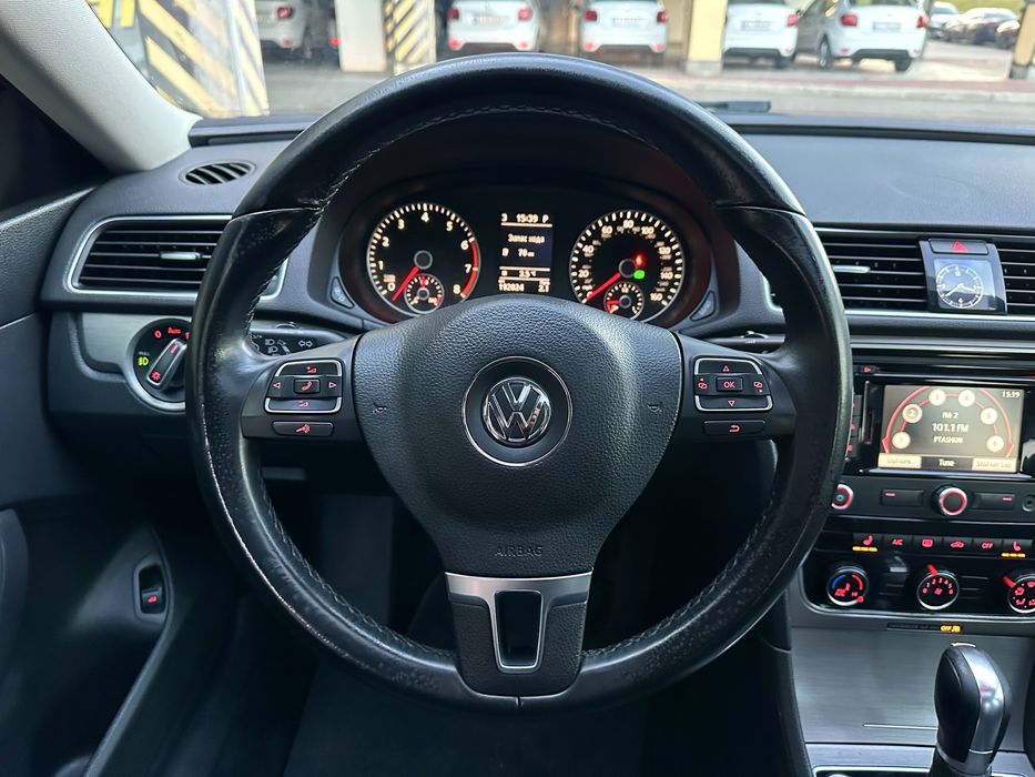 Volkswagen Passat 2015р 10200$