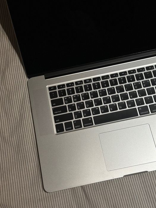 Vendo MacBook Pro 15” Retina (Mid 2014), em bom estado.