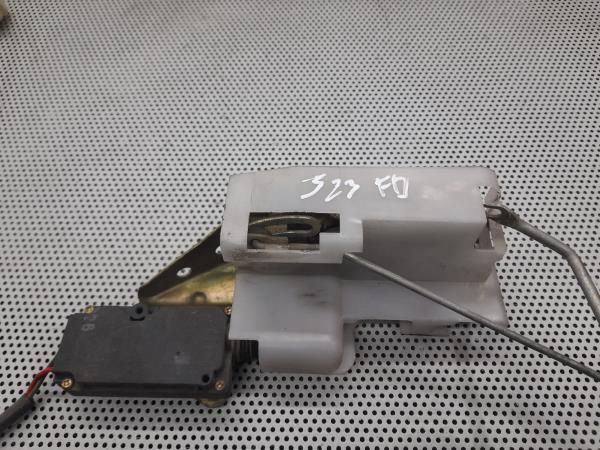 Fechadura / fecho porta frente direito MAZDA 323 P V (BA)