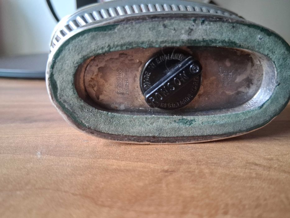 Isqueiro de mesa da marca Ronson, antigo
