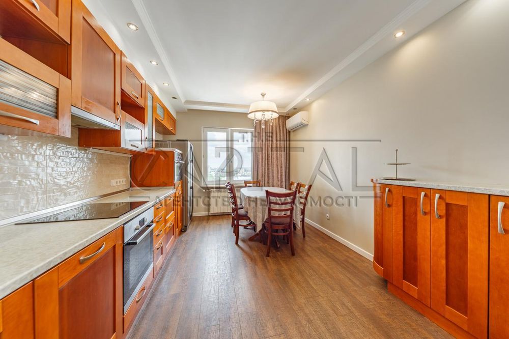 Продаж квартири, вул. Драгоманова, Дарницький р-н