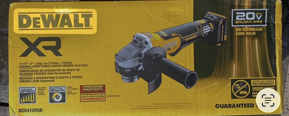 Szlifierka kątowa Dewalt DSG410VSB