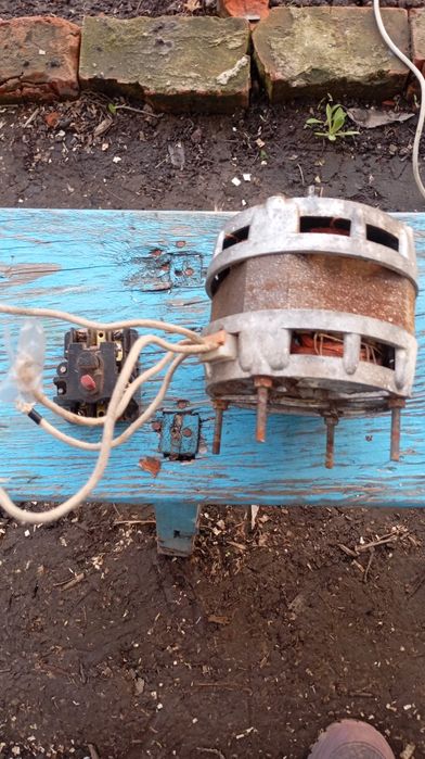 Продам мотор на точило