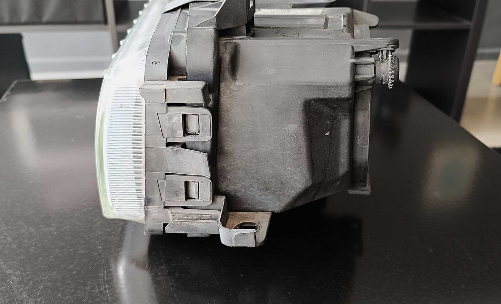 Farol Esquerdo ZKW original BMW E36