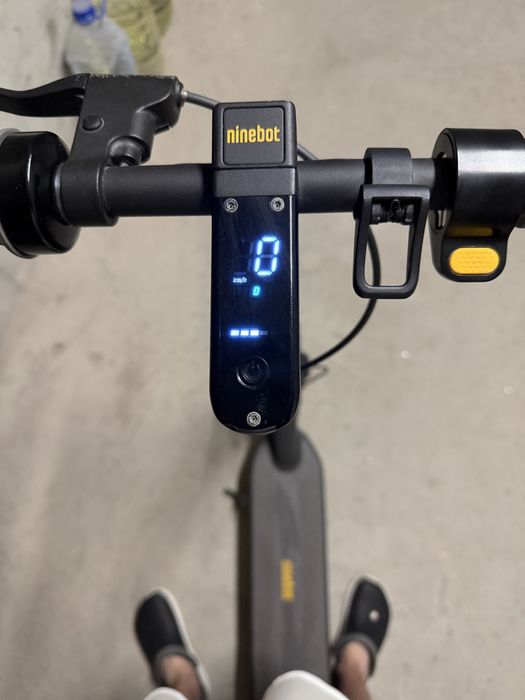Електросамокат Ninebot kickscooter Max G30