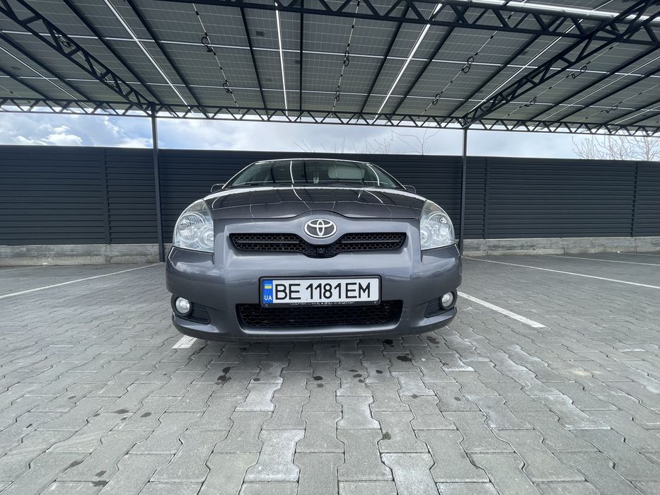 Toyota Corolla Verso 2.2 дизель 6КПП