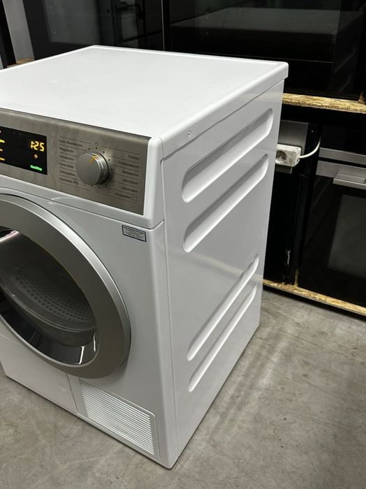 Професійна сушильна машина Miele PDR300HP