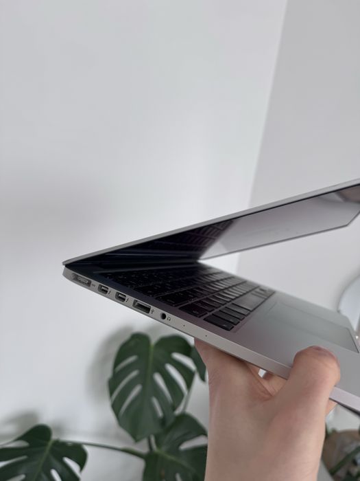 Macbook Pro 13 2013 i5/8/128 дефект екрану