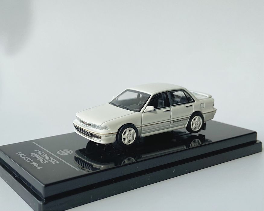 Колекційні моделі авто машинки масштаб 1:64