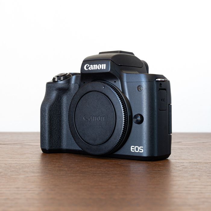 Canon EOS M50 Mark II c/ 2 Baterias Originais