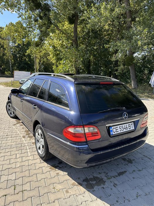 Mercedes  Benz 211