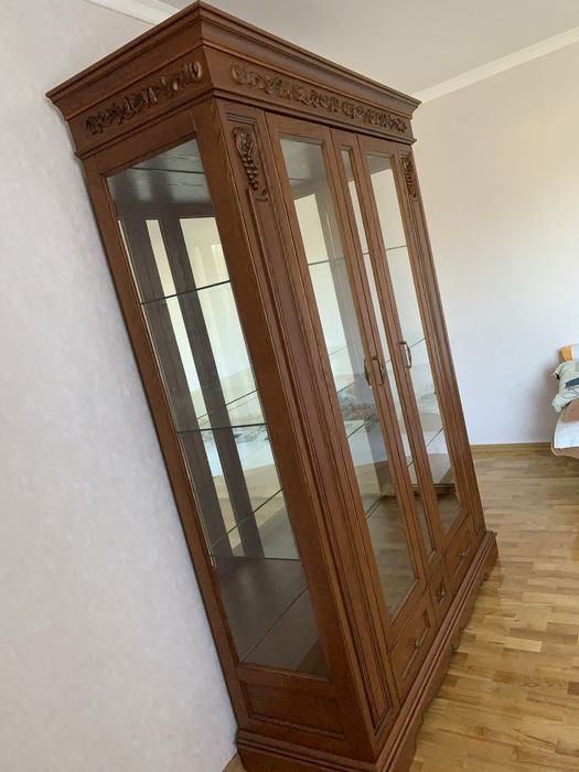 Сервант вітрина буфет шафа дерево