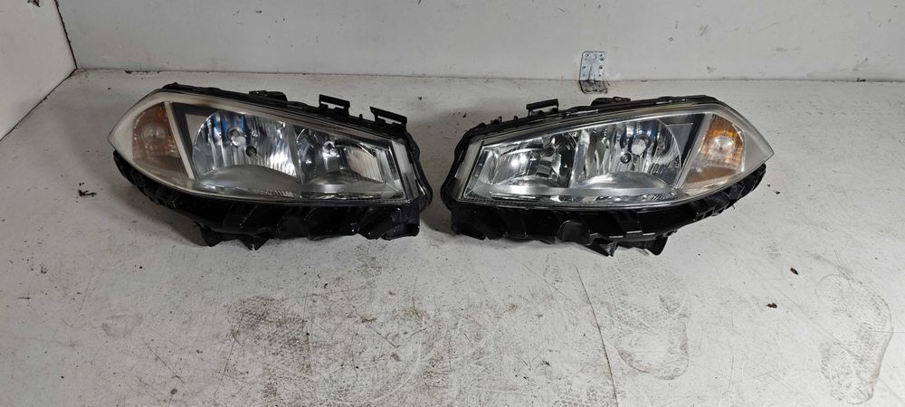 Renault Megane II Lampy przód przednie komplet CENA ZA KOMPLET