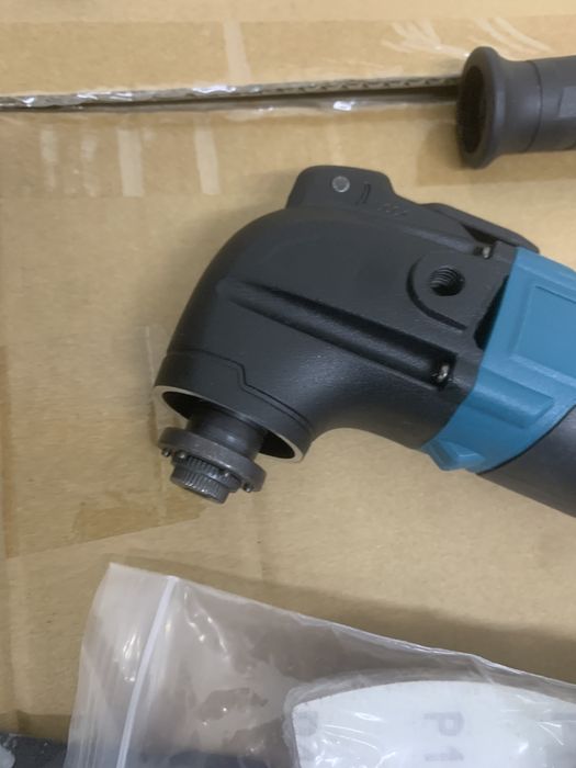 Serra multifuncoes a bateria