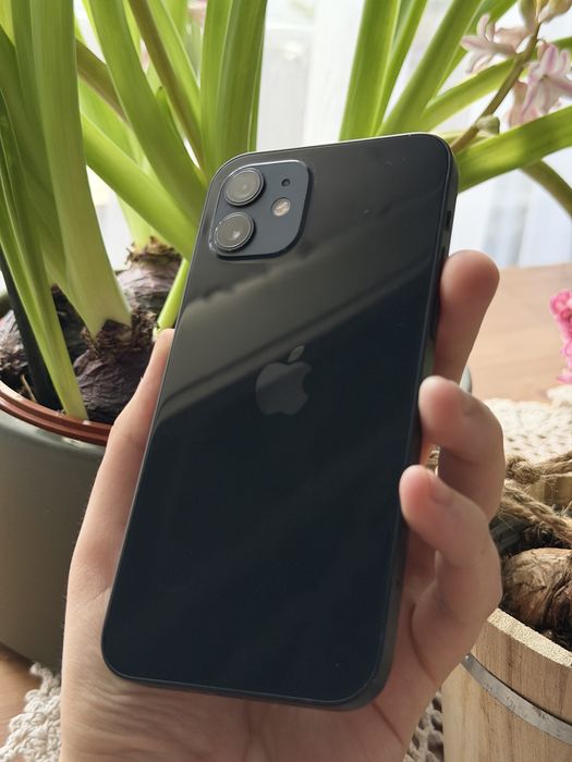 iPhone 12 - Stan BDB (kondycja baterii 94%)