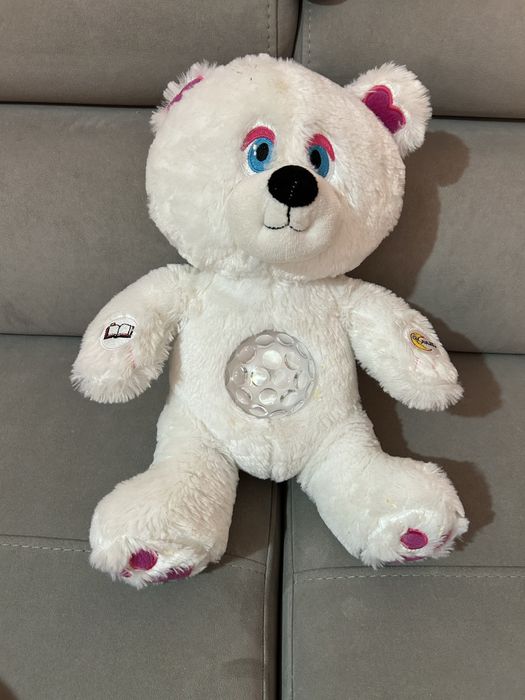 Mis pluszak grajacy mowiacy bajki