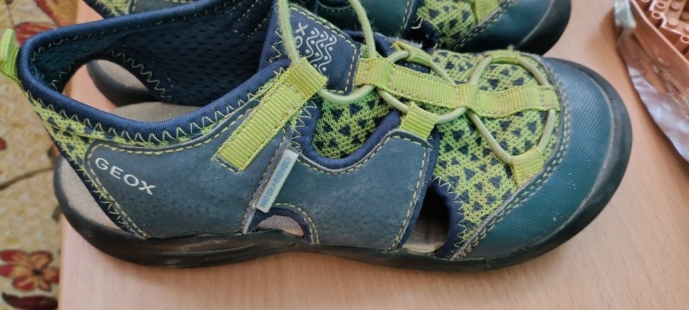 Сабо,сандалі,крокси Geox