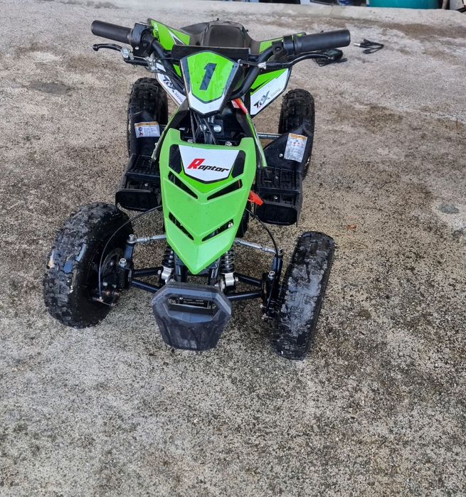Moto quatro de criança